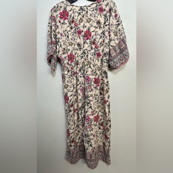 🌲3/$25 Floral Capri Length Jumpsuit - Picture 5 of 6